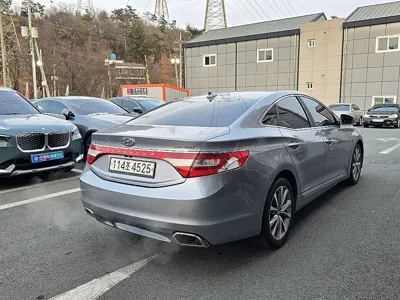 Hyundai Grandeur 2017, 125785 км, за 5534.93 USD