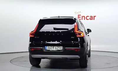 Volvo XC40 2022, 34621 км, за 19491.24 USD