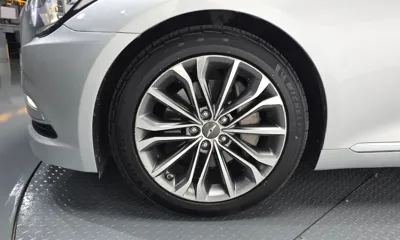 Hyundai Genesis 2014, 174840 км, за 5984.91 USD