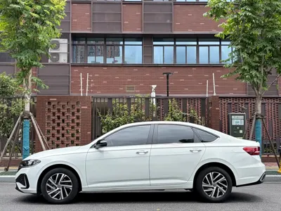 Volkswagen Lavida 2022, 84000 км, за 9196.41 USD