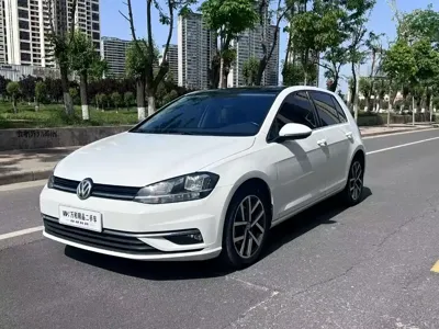 Volkswagen Golf 2020, 69000 км, за 8585.84 USD