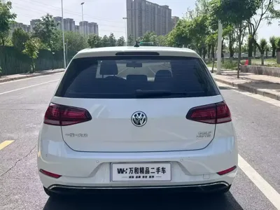 Volkswagen Golf 2020, 69000 км, за 8585.84 USD