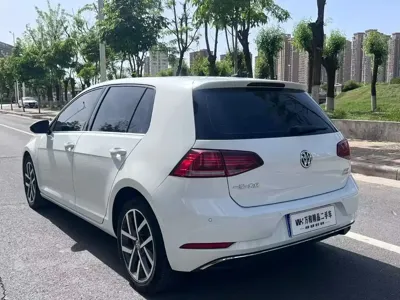 Volkswagen Golf 2020, 69000 км, за 8585.84 USD