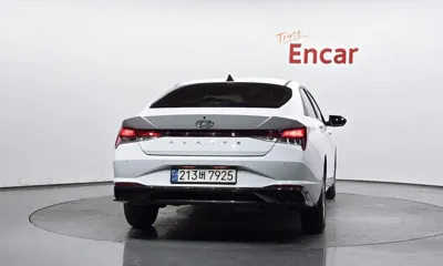 Hyundai Avante 2021, 121761 км, за 8993.04 USD