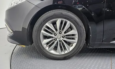 Hyundai Grandeur 2015, 204880 км, за 3027.93 USD