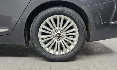 Kia K7 2014, 180217 км, за 2974.62 USD