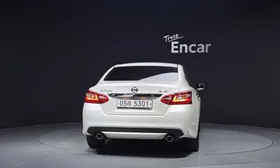 Nissan Altima