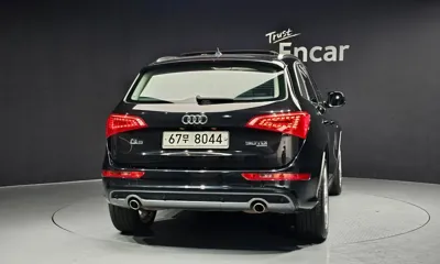 Audi Q5 2011, 120692 км, за 4948.88 USD