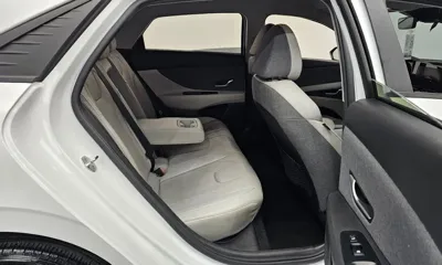 Hyundai Avante 2021, 116369 км, за 9254.37 USD - фото 11