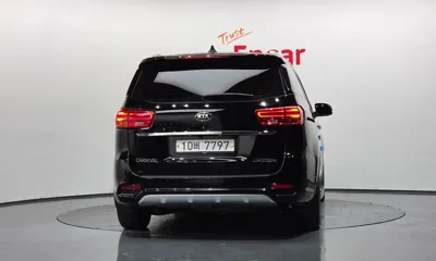 Kia Canival 2019, 135428 км, за 10293.17 USD
