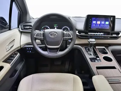 Toyota Sienna 2022, 96400 км, за 28221.94 USD - фото 7