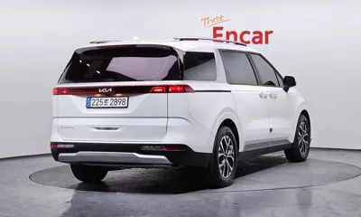 Kia Canival 2023, 68409 км, за 15732.43 USD