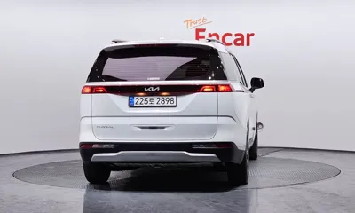 Kia Canival 2023, 68409 км, за 15732.43 USD