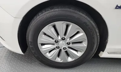 Hyundai Sonata 2015, 80009 км, за 7548.9 USD
