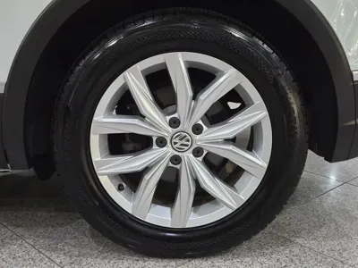 Volkswagen Tiguan 2018, 107553 км, за 12096.78 USD - фото 20