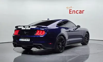 Ford Mustang 2020, 90615 км, за 15165.55 USD