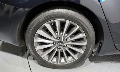 Kia K7 2017, 107121 км, за 8342.09 USD