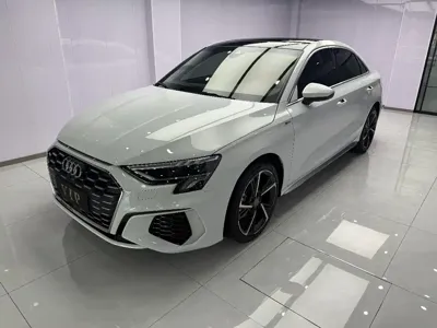 Audi A3 · 2022 год