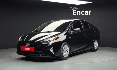 Toyota Prius · 2017 год