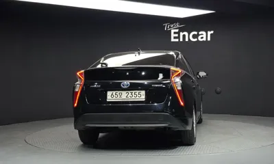 Toyota Prius 2017, 131576 км, за 6874.67 USD