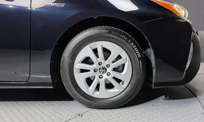 Toyota Prius 2017, 131576 км, за 6874.67 USD