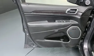 Jeep Cherokee 2021, 89479 км, за 16872.97 USD - фото 24