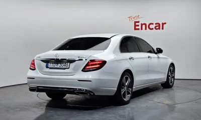Mercedes-Benz E-Class 2017, 64368 км, за 16459.56 USD