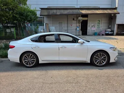 Hyundai Grandeur 2018, 105878 км, за 11171.35 USD