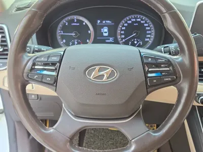 Hyundai Grandeur 2018, 105878 км, за 11171.35 USD - фото 9