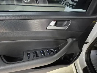 Hyundai Sonata 2016, 24448 км, за 7053.65 USD - фото 18