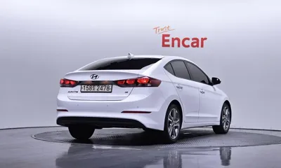 Hyundai Avante 2018, 106792 км, за 7548.9 USD