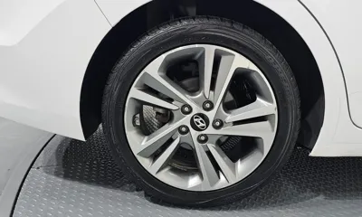 Hyundai Avante 2018, 106792 км, за 7548.9 USD