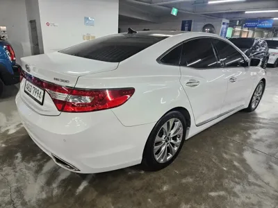 Hyundai Grandeur 2011, 97479 км, за 3581.43 USD