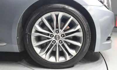 Hyundai Genesis 2016, 95760 км, за 7090.82 USD