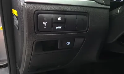 Hyundai Genesis 2016, 95760 км, за 7085.74 USD - фото 18