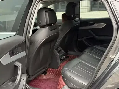 Audi A4L 2023, 61800 км, за 21777.09 USD - фото 7