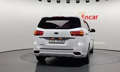 Kia Canival 2019, 116774 км, за 10634.11 USD