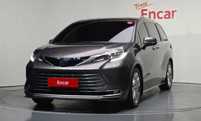 Toyota Sienna · 2022 год