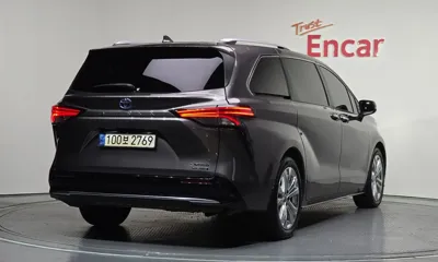 Toyota Sienna 2022, 72166 км, за 26847.84 USD