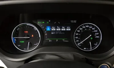 Toyota Sienna 2022, 72166 км, за 26847.84 USD - фото 8