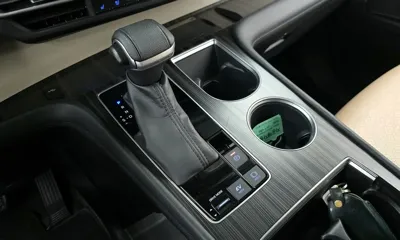 Toyota Sienna 2022, 72166 км, за 26847.84 USD - фото 9