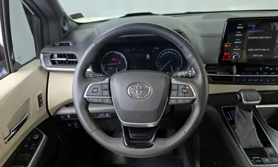 Toyota Sienna 2022, 72166 км, за 26847.84 USD - фото 13