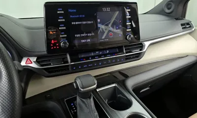Toyota Sienna 2022, 72166 км, за 26847.84 USD - фото 14