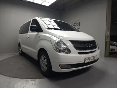 Hyundai Starex 2012, 228000 км, за 2604.67 USD