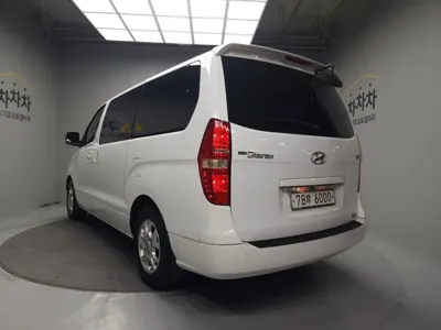 Hyundai Starex 2012, 228000 км, за 2604.67 USD