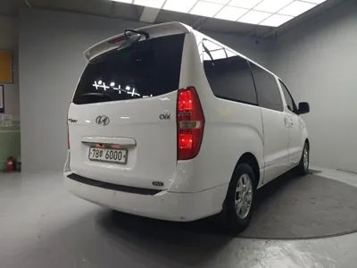 Hyundai Starex 2012, 228000 км, за 2604.67 USD