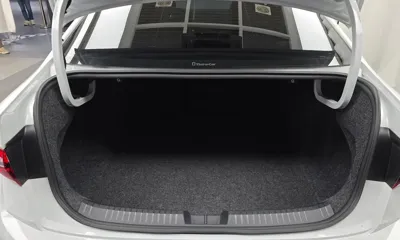 Volkswagen Jetta 2023, 41997 км, за 16093 USD - фото 20