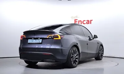 Tesla Model Y 2021, 75076 км, за 27719.38 USD