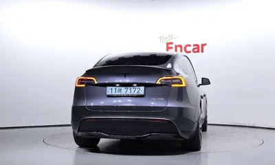 Tesla Model Y 2021, 75076 км, за 27719.38 USD