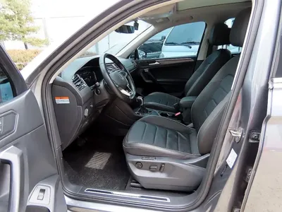 Volkswagen Tiguan 2023, 34000 км, за 19090.16 USD